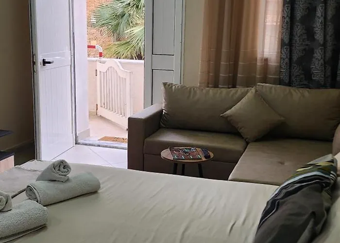 Rei's In The Center Apartman *